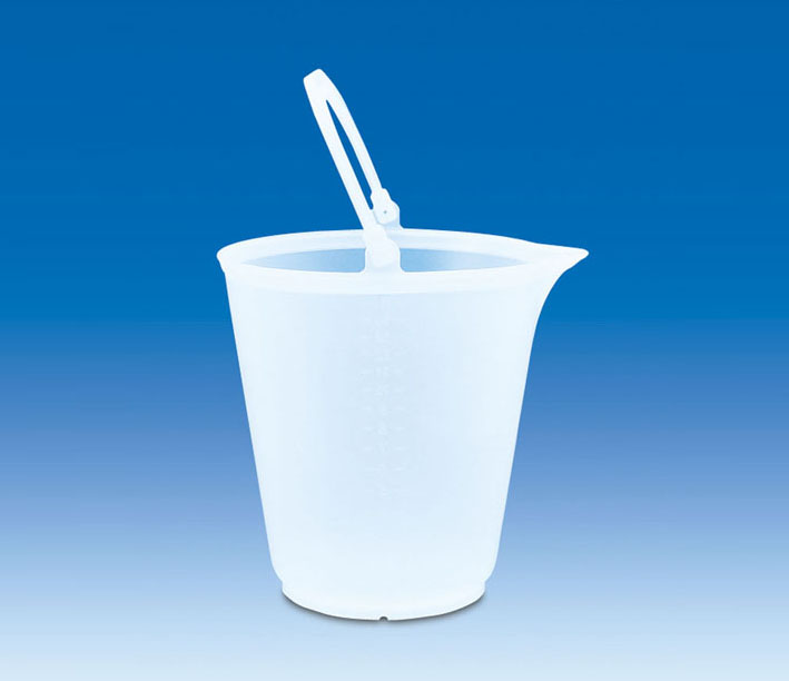 Plastic bucket with spout 12L, PP